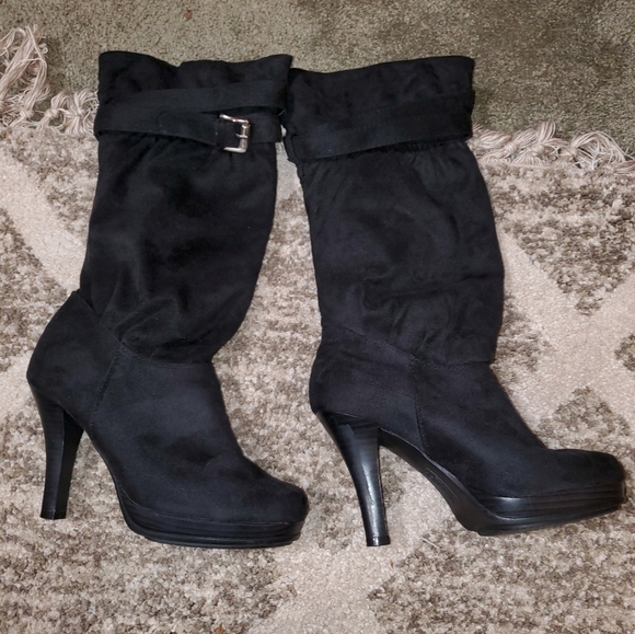 SBICCA Suede Knee High Heeled Boots - Picture 11 of 11